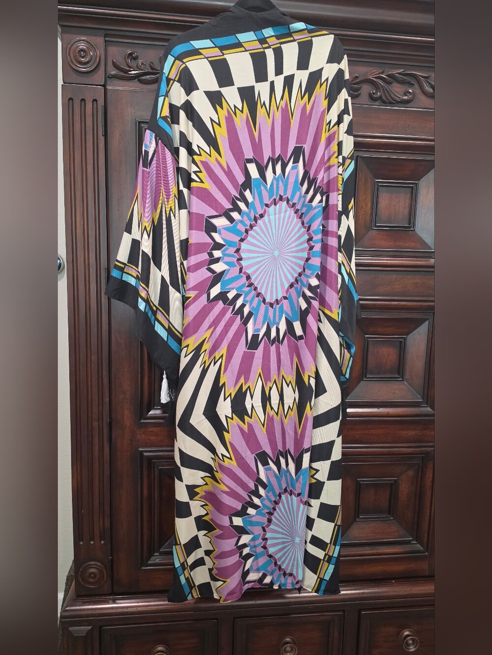 Geometric Patterned Kimono - Picture 3 of 4